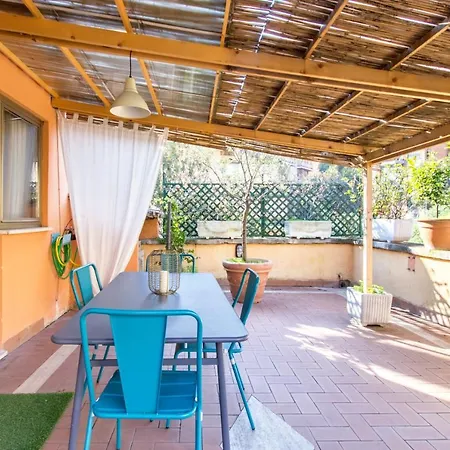 Your Trastevere Terrace Apartment