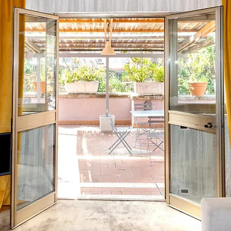 Your Trastevere Terrace Apartman