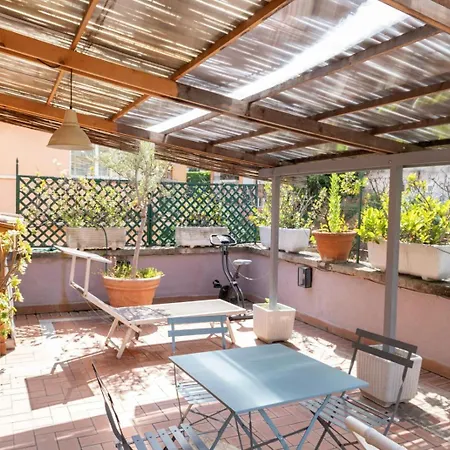 דירה Your Trastevere Terrace *